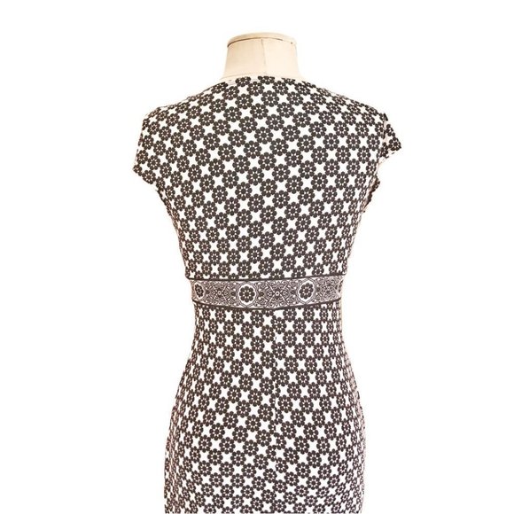 DONNA Morgan black and white geometric patter midi cocktail dress - Picture 3 of 6